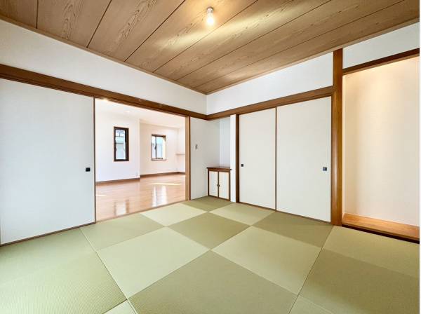 約8帖の心安らぐ和室