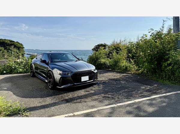 北側の一番高い場所には、お車３台分ほどの駐車スペースが既にございます
