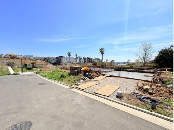 電柱のない美しい街並みが広がります