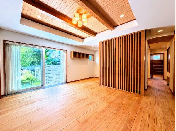 木の抜く餅にあふれる約30.9帖の広々LDK