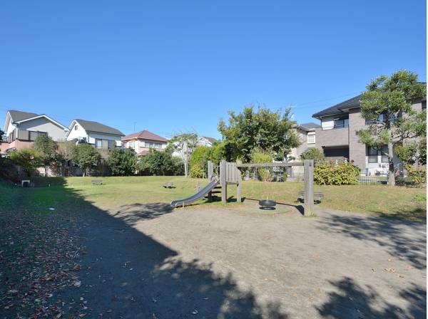 あかしあ公園まで徒歩3分（約170m）