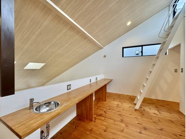 階層を愉しむ、スキップな暮らし