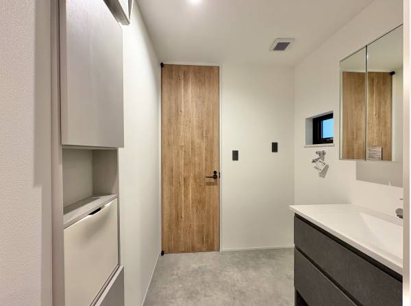 生活動線を考えた洗面室の配置です