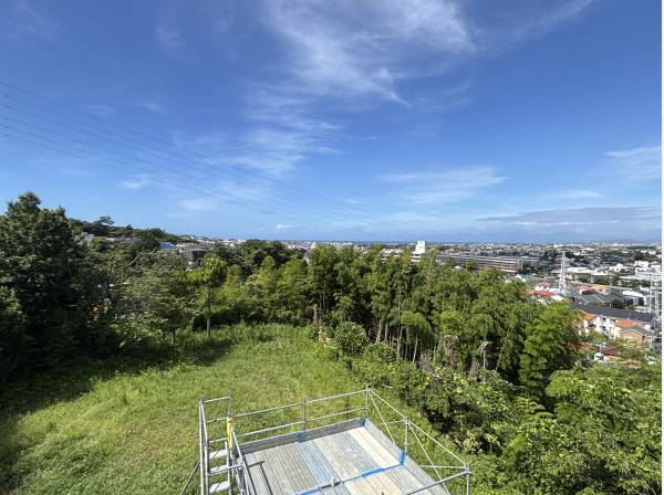 南・東・西と家に囲まれていないプライベート感のある立地