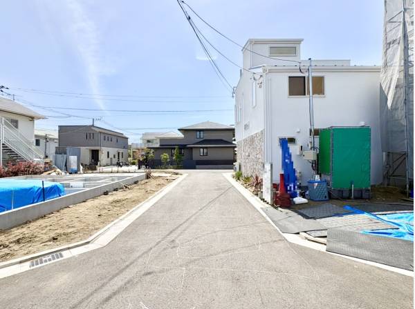 開発分譲地につき綺麗に整った街並みが広がります。