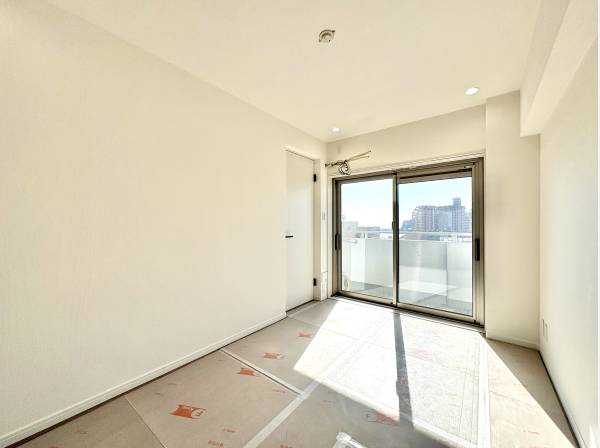 洋室も日当たり良好です。