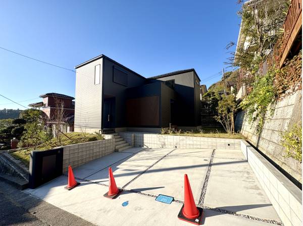 ゆったり2台分の駐車スペースを確保しています