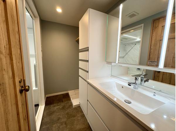 整理しやすい機能的な洗面空間