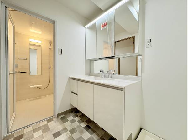 床タイルがお洒落です