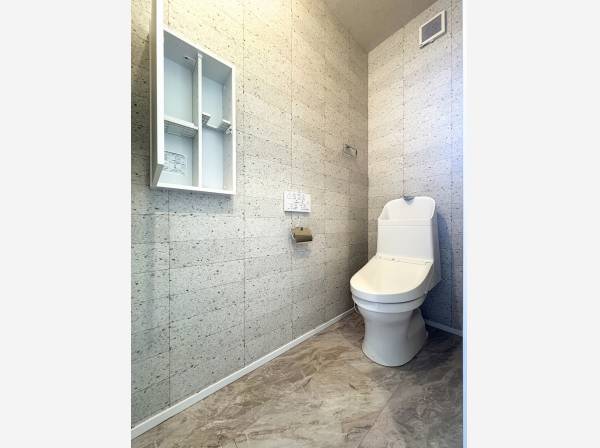 ミニマルなデザインがかっこいいトイレスペース