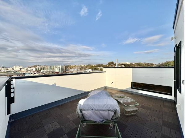 お庭がわりなるルーフバルコニー