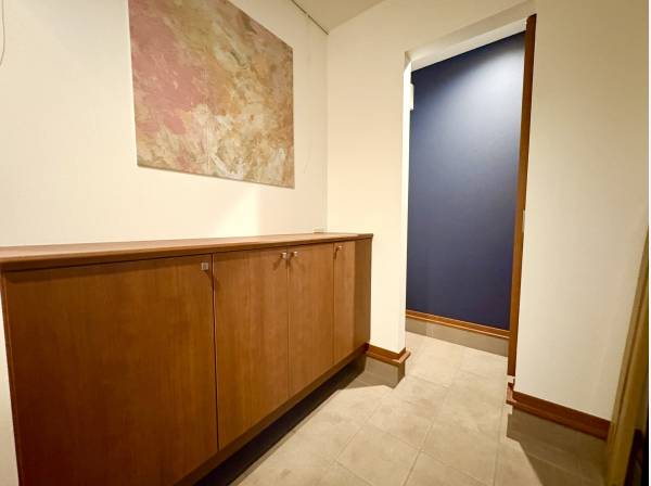 広々とした玄関ホール