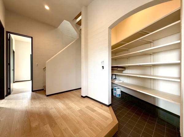 玄関は大容量のSIC付き