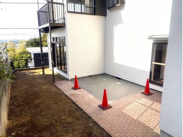 お庭はコの字に囲まれ設計されたプライベートガーデンとして