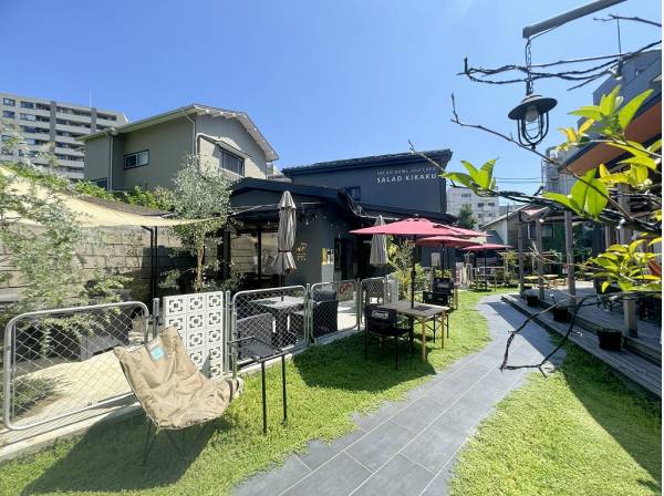 サラダ企画・BEER＆CAFE ASISまで徒歩6分（約450m）