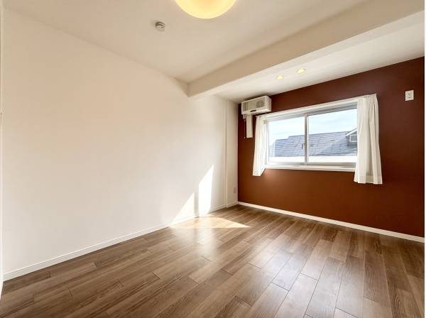 可愛らしいアクセントクロスが魅力