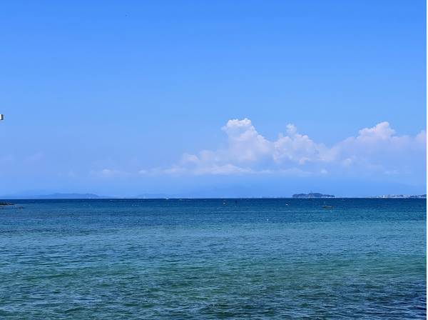 AzzurrA Mare SAJIMA横から江の島方面の海を望みます。