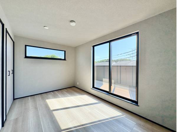 採光が確保できた洋室です、くつろぎのひと時を過ごしください