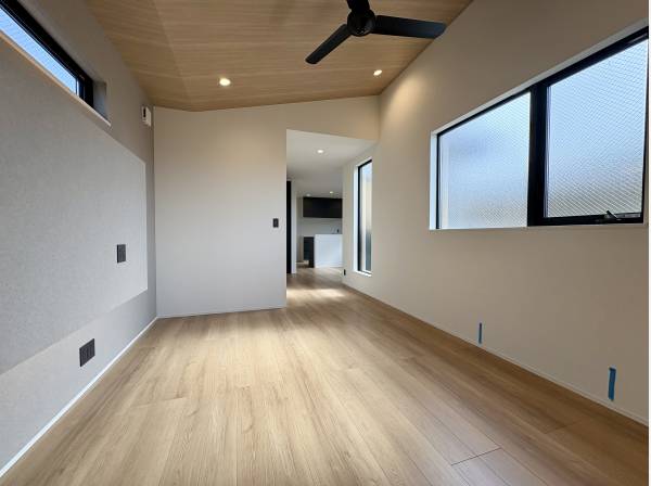 勾配天井のリビング