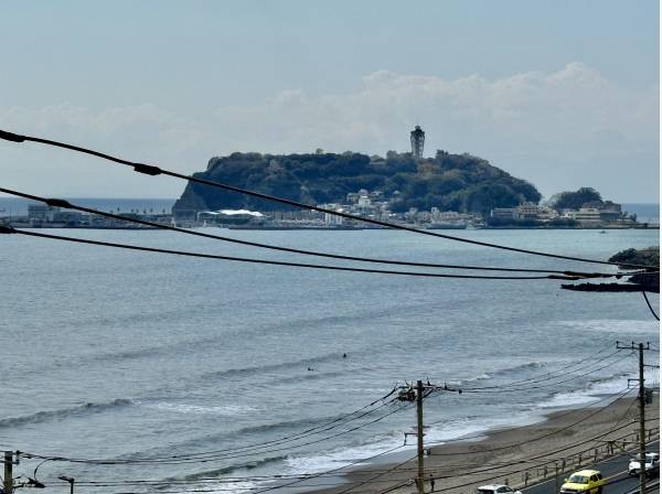 江の島もこんなに大きく見えます。