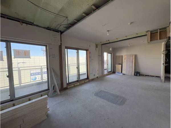 室内は現在リフォーム中