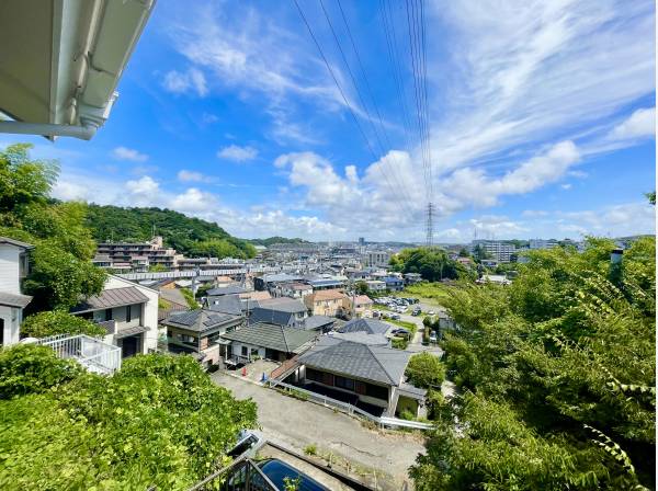 2階部分からは鎌倉の自然を眺望でき開放感があります