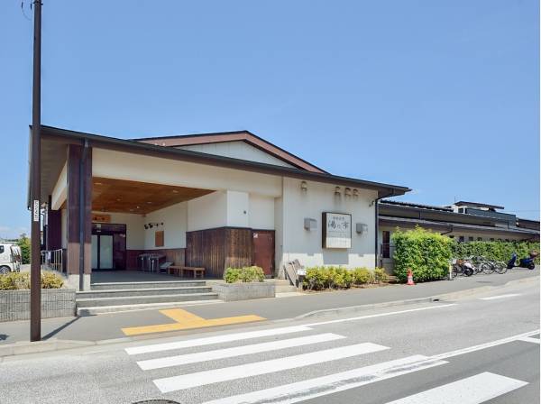 湯乃市まで徒歩12分（約900m）