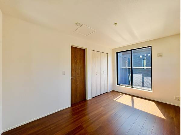 しっかりと採光の取れた居室