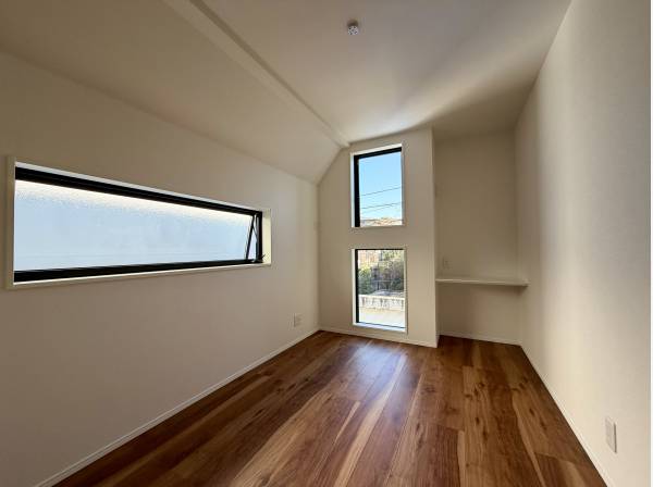 一人で集中しやすい書斎部屋