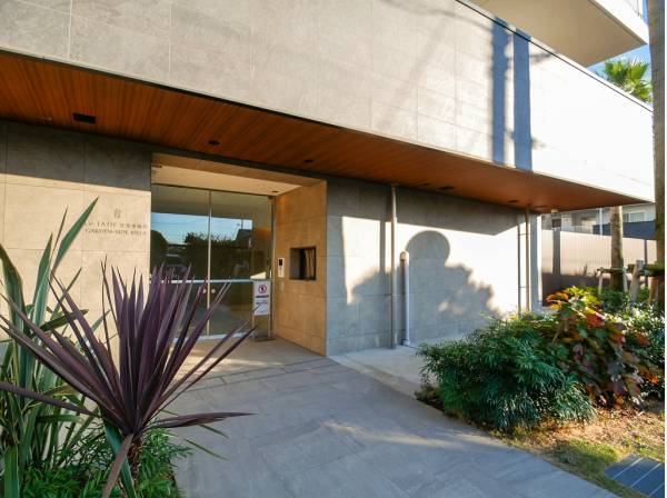 海街らしい植栽がお住まいへのアプローチを演出