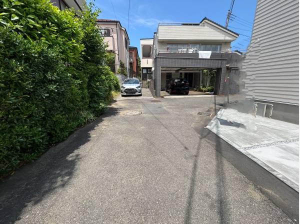 前面道路は約4.0m御座います！
