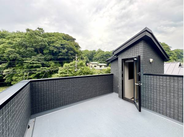 こちらは景色を楽しむルーフバルコニー