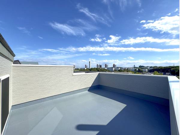 ひっろい！ルーフバルコニーは360度を見渡せます。