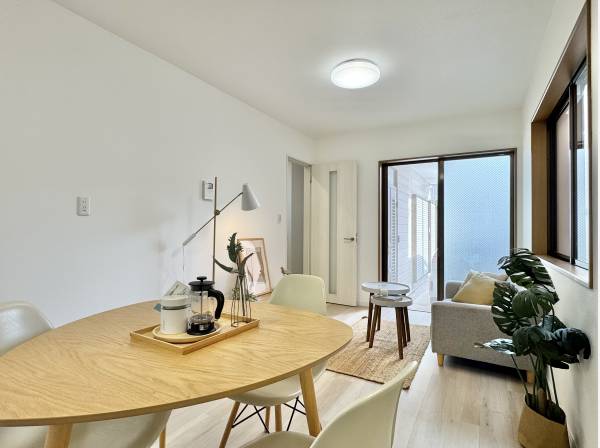 家具配置がしやすいLDKです。暮らしを想像しやすい広さです。