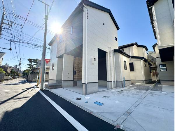 二方向にひらけた配置で、風通しと明るさのよい立地