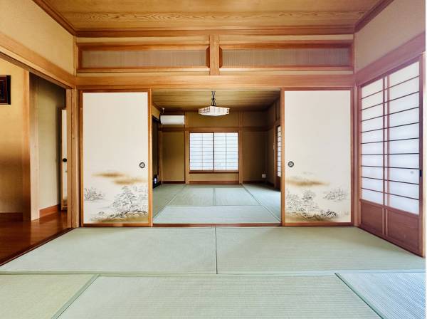 約14帖の和室/欄間が風情を感じます