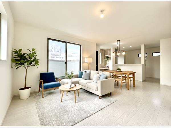 LDKです。家具等はCGで作成したイメージです。