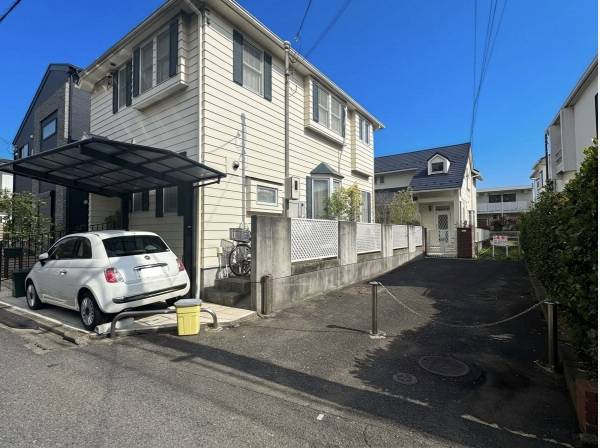 落ち着いた住宅街に佇む、穏やかな時間が流れる立地。