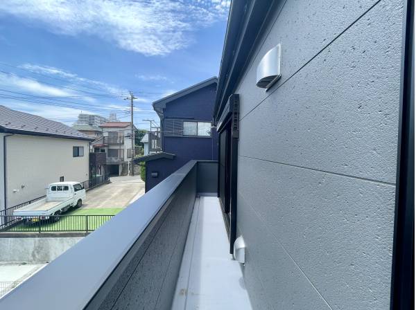 バルコニーは日当たり良好です