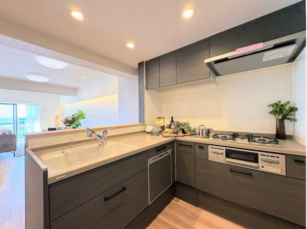 おしゃれなL字型キッチン