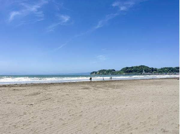 材木座海岸まで徒歩5分（約350m）