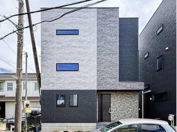 建物外観は、スタイリッシュなシンプルモダンタイプです