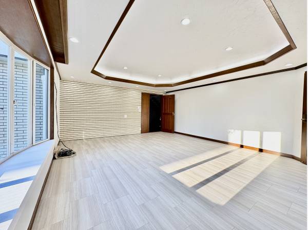 ＬＤＫスペースはご覧の通り広く陽当りも良好です