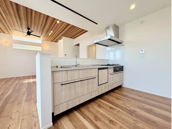 対面式のシステムキッチン