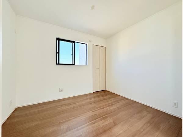 風通しのいいLDKの隣にある洋室