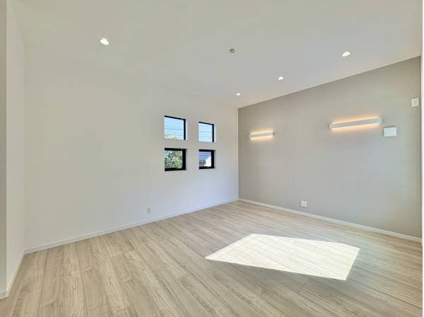 効率よく採光したLDKはとても明るい空間です