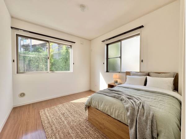 2面採光で陽光がお部屋の全体に届きます※家具等はAIによるイメージ