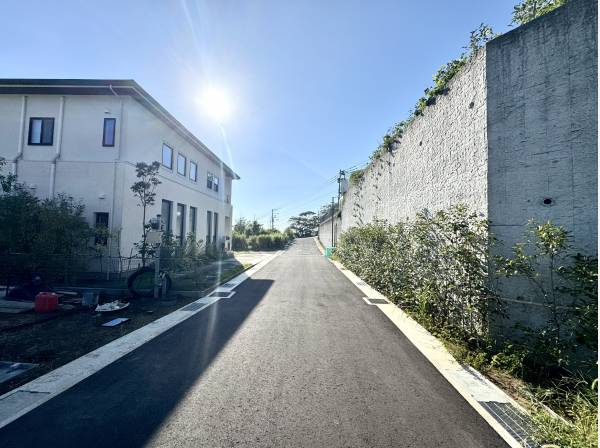 新しく造成された開発道路