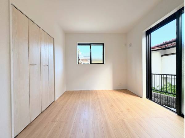 収納も多く安心の洋室