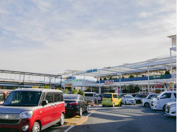 トレアージュ白旗まで徒歩8分